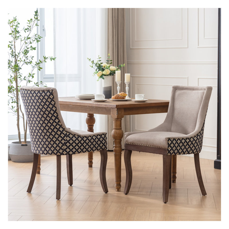 Ensemble de 2 chaises de salle à manger A&A Furniture, tissu beige avec pieds en bois massif et tête de clou en bronze, chaises de cuisine confortables à haut dossier