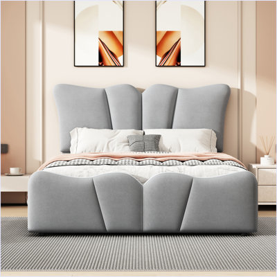 Lit plateforme tapissier en velours