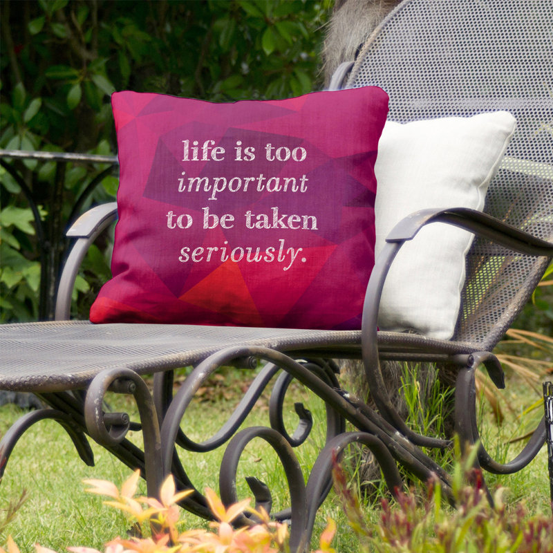 Coussin décoratif intérieur / extérieur Life and Levity, 20 po x 20 po, Rubellite