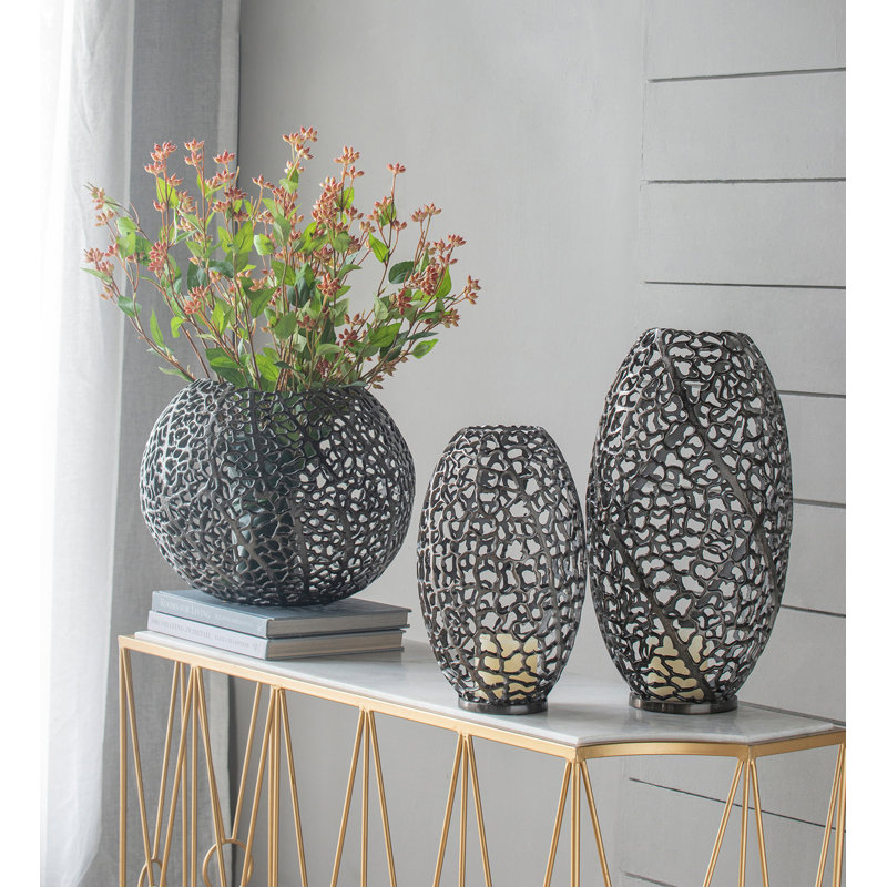 Vase de table Lonell, H 18,9 po x l 10,4 po x P 10,4 po