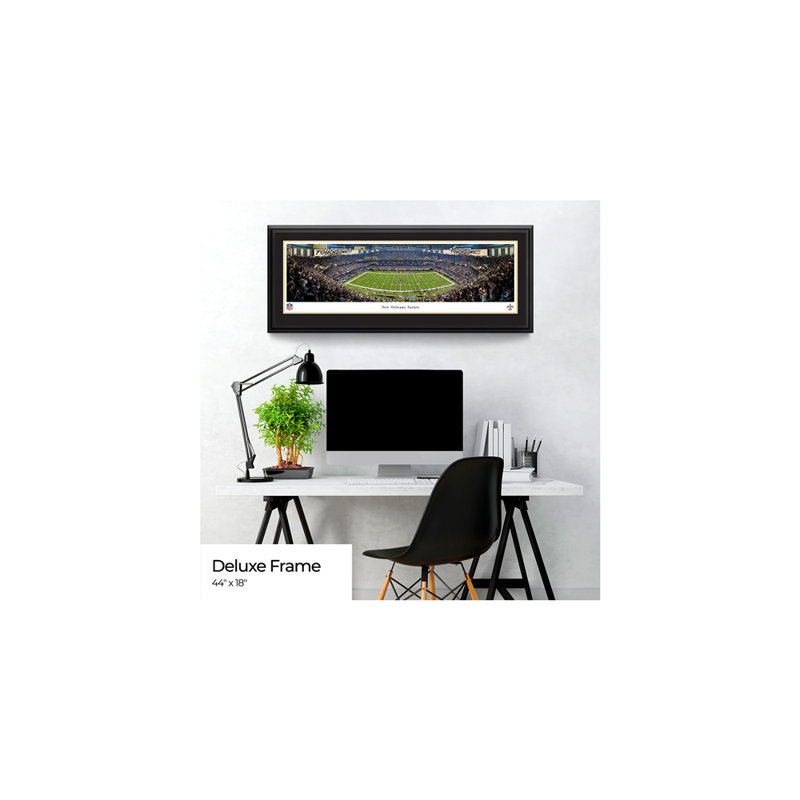 Impression panoramique de football de New Orleans Saints, H 18 po x l 44 po x P 1,38 po, Cadre noir