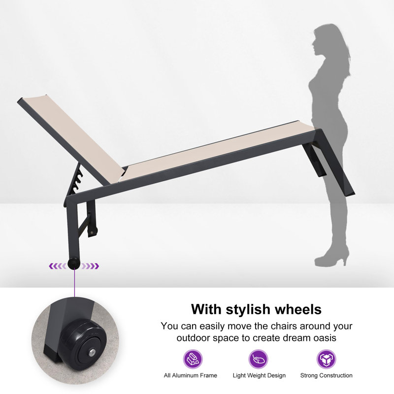 Ensemble de 2 chaises longues d'extérieur Latitude Run® avec cadre en aluminium et roues de piscine faciles à déplacer pour la table d'appoint
