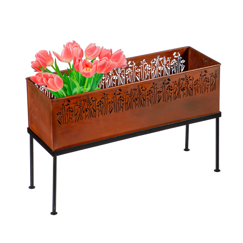 Jardinière rectangulaire en métal avec fleurs découpées au laser