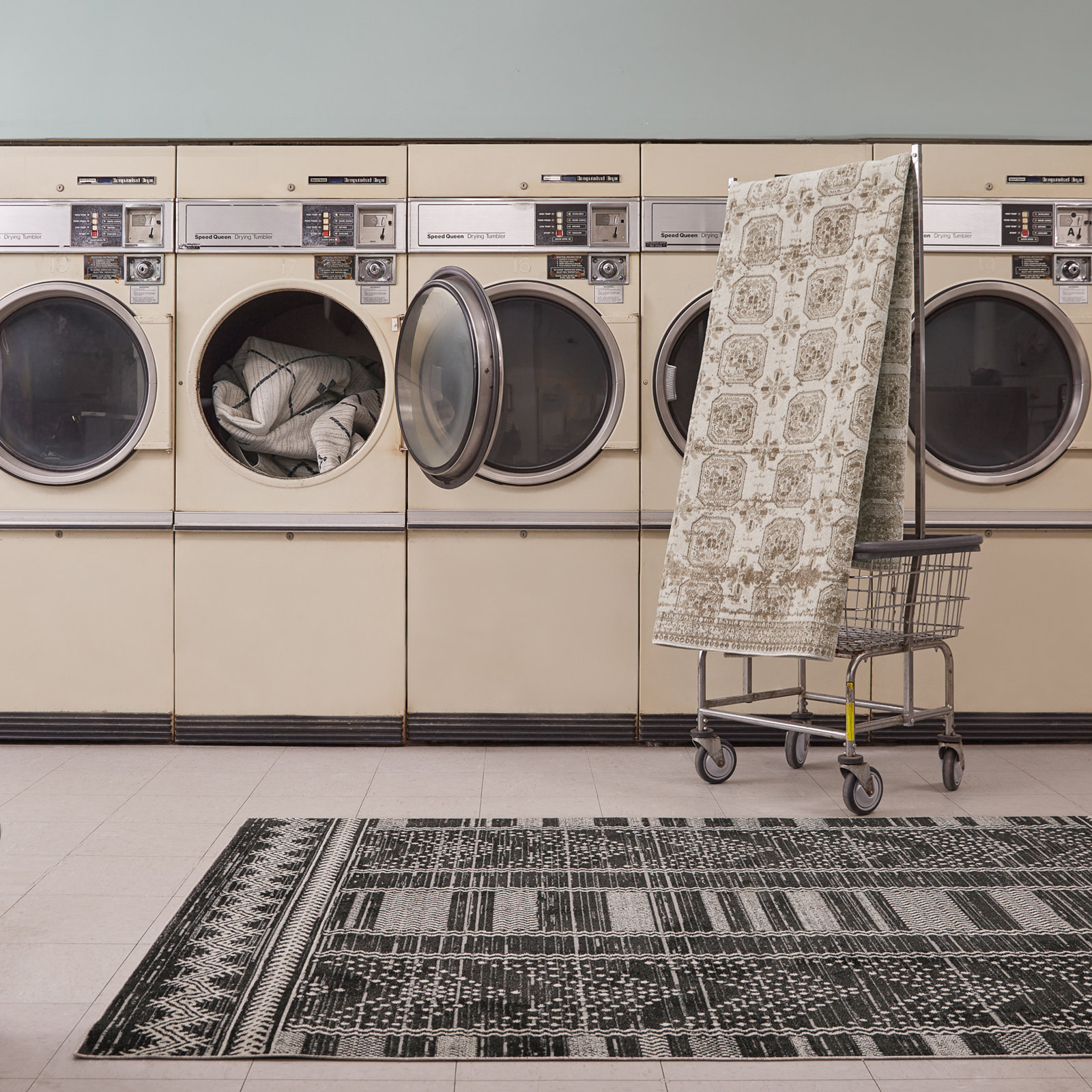 Phoebe Black/Light Gray Rug, Rectangle 5'3" x 8'
