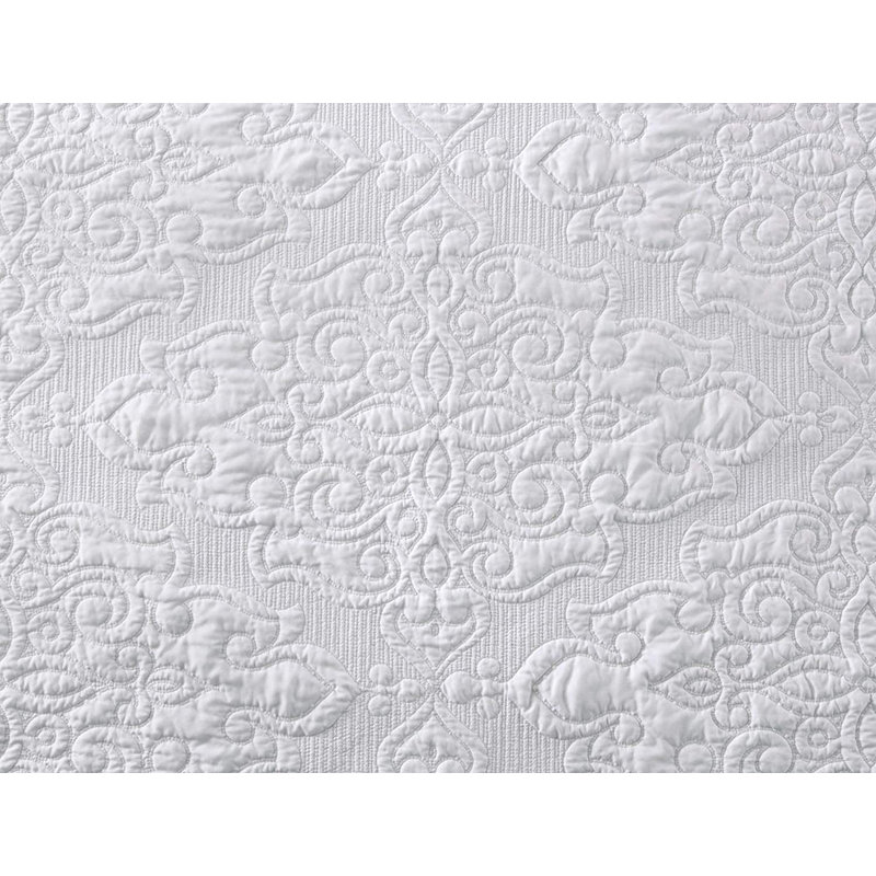 Medallion Embroidered Lightweight Cooling Quilt Set, King Quilt + 2 King Shams, White