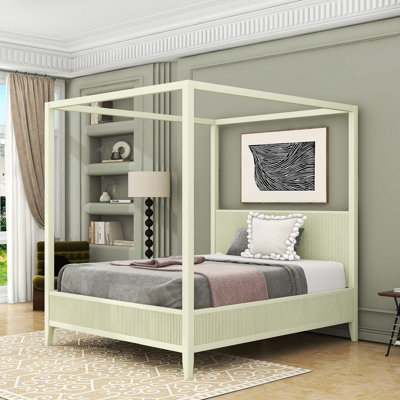 Lit plateforme à baldaquin en bois avec tête de lit