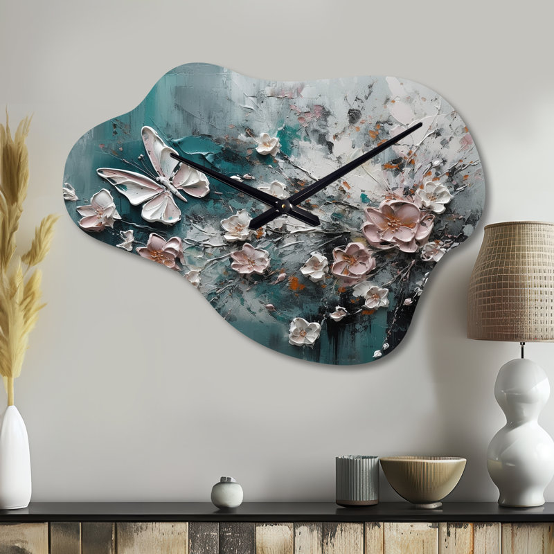 Heureux, fleurs avec papillons, peinture I - horloge murale en métal avec nuage floral, impression d'horloge murale asymétrique rose