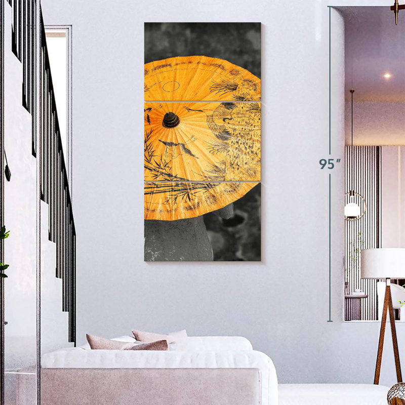 Parasol traditionnel jaune, H 27 po x l 12 po