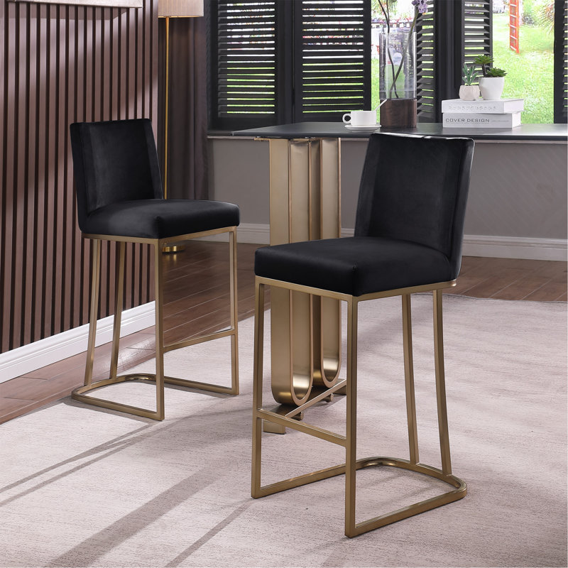 Ensemble de 2 tabourets de bar de 26 po de hauteur avec dossier, tabourets de bar brossés dorés, tabourets de cuisine modernes en velours pour comptoir, chaises rembourrées - noir