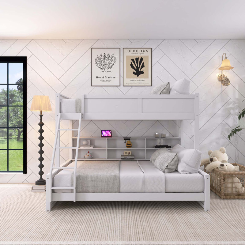 Lit simple superposé au-dessus de grand lit blanc avec armoires de rangement et ports USB, Blanc