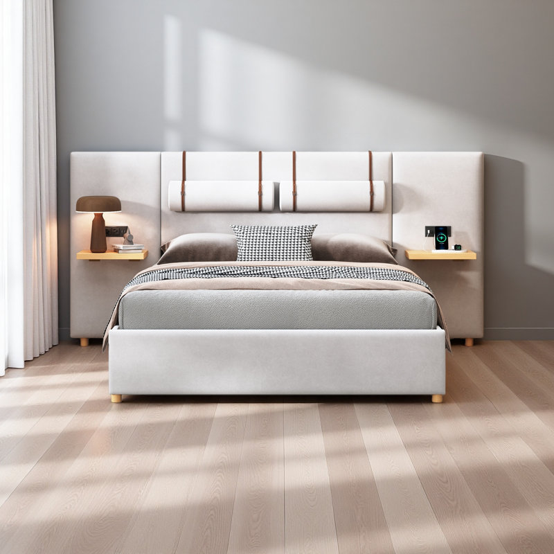 Lit plateforme tapissier, deux prises et ports de charge USB des deux côtés, deux coussins de chevet, tablettes de rangement, velours
