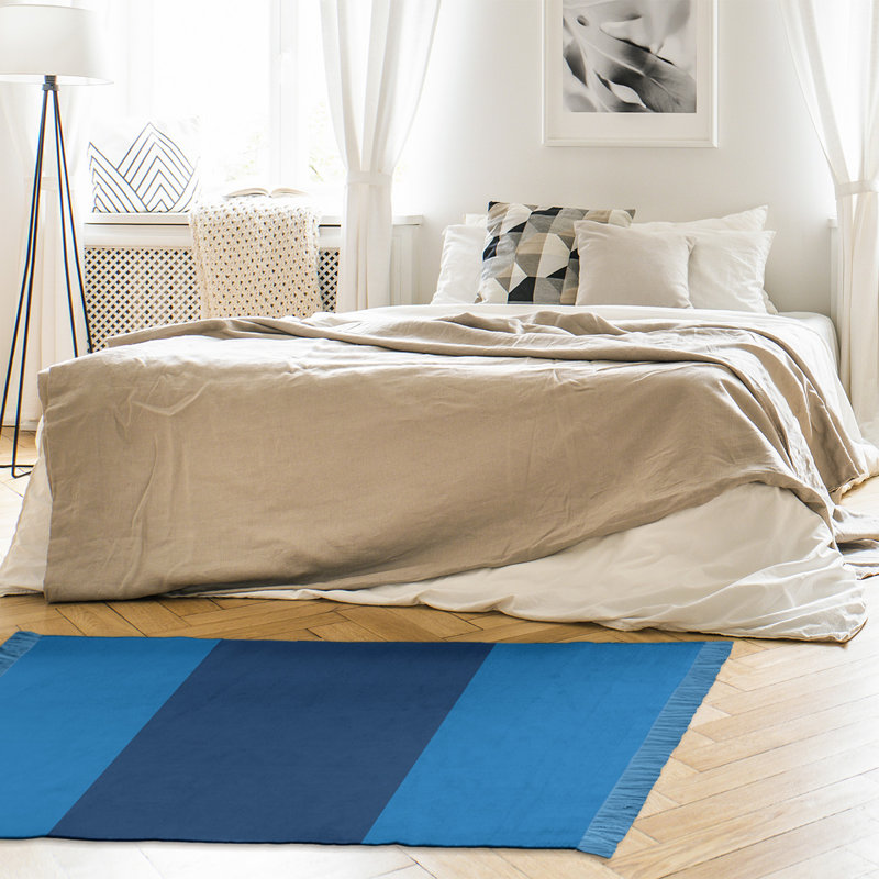 Tapis à rayures 4,6 pi x 5,5 po à surface bleu/bleu marine