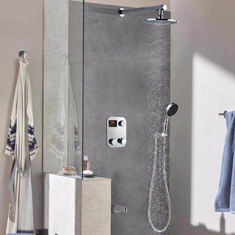 Système de douche mural chromé avec affichage numérique de la température et douchette