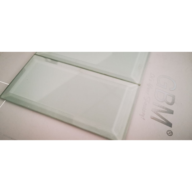 Carrelage mural de cuisine et de salle de bain en verre biseauté de qualité diamant Frosted Elegance 3 po x 6 po, Bleu menthe