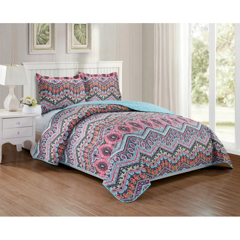 Eclectic Polyester Geometric Shapes Quilt, Queen
