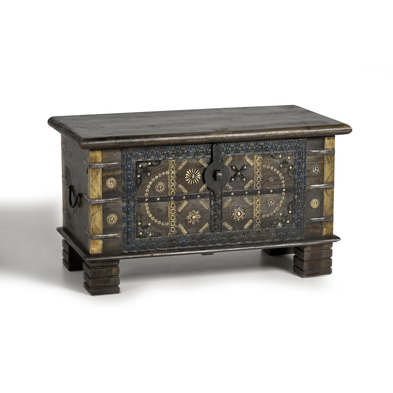 Coderre Blanket Chest