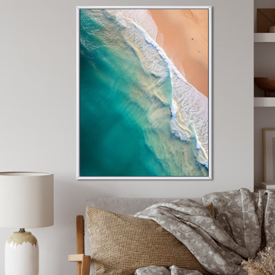 Vue aérienne d'une vague tropicale turquoise sur une toile