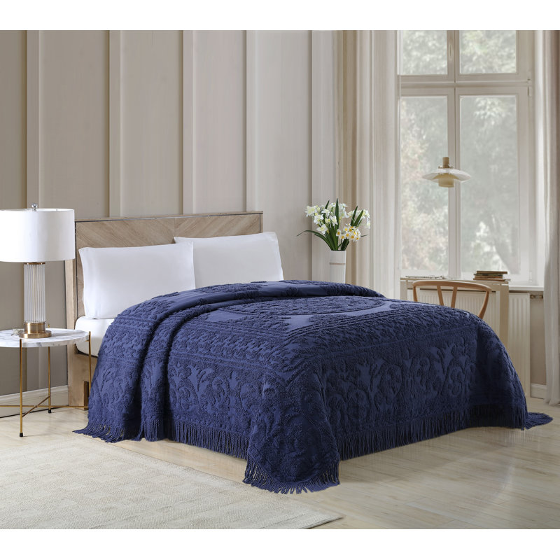 Medallion Cotton Farmhouse / Country Quilt, Queen, Navy