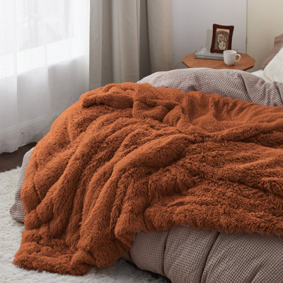Bedsure Plush Faux Fur Blanket for Couch and Sofa