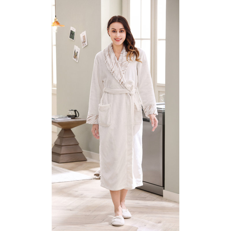 Alwyn Home Longue robe de chambre en molleton chaud et doux pour femme, M, Crème