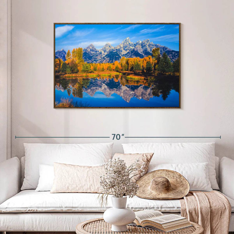Feuillage doré Grand Teton, 43 po x 29 po, Cadre flottant en noyer