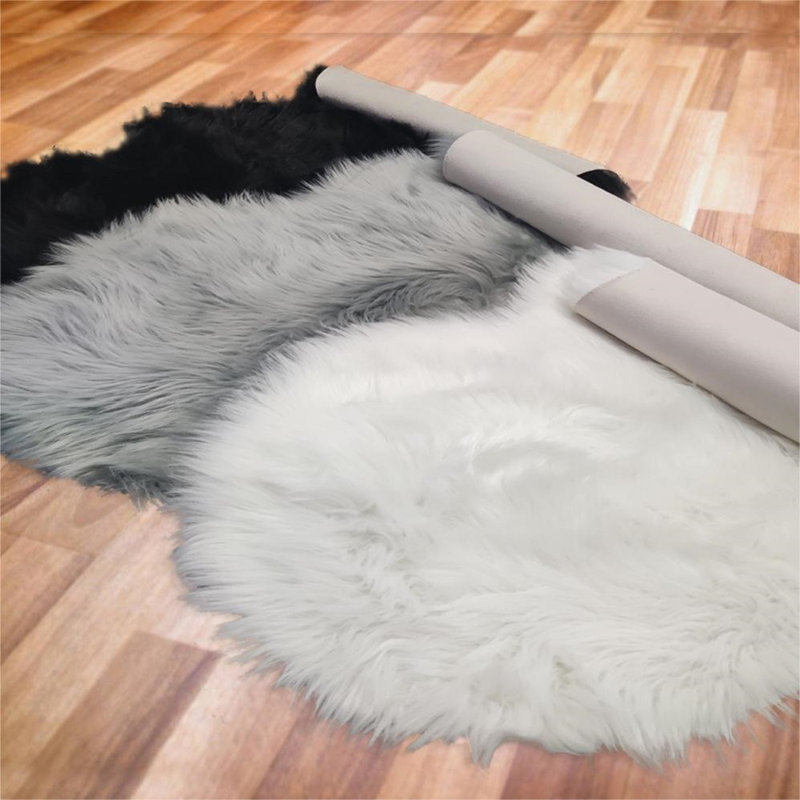 Tapis blanc en fausse fourrure Valis, Nouveauté 2 pi x 4 pi
