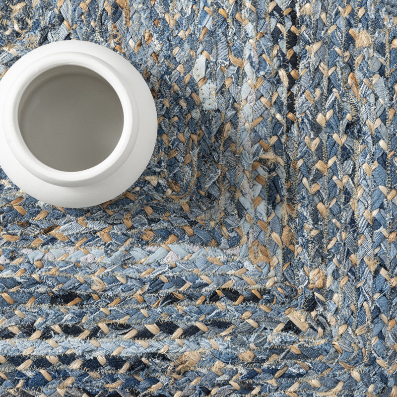 Tapis rayé bleu tressé à la main Wilde, Rectangle de 5 pi x 8 pi