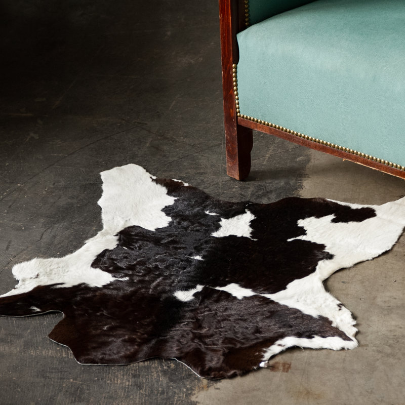 Tapis classique en cuir de veau | Noir et blanc | 2 pi x 3 pi