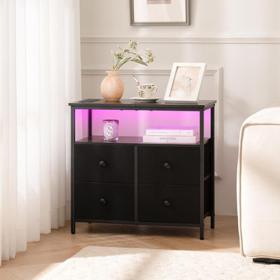 Table de chevet DEL noire avec station de charge, 4 tiroirs en tissu et tablette ouverte, grande table de chevet avec plateau en bois pour chambre à coucher, chambre d'enfant et dortoir