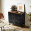 Armoire avec porte grillagée à lattes rayées, armoire de style moderne, panneau de fibres à densité moyenne de haute qualité et pieds en métal