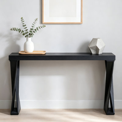 Modern Insignares with sturdy legs