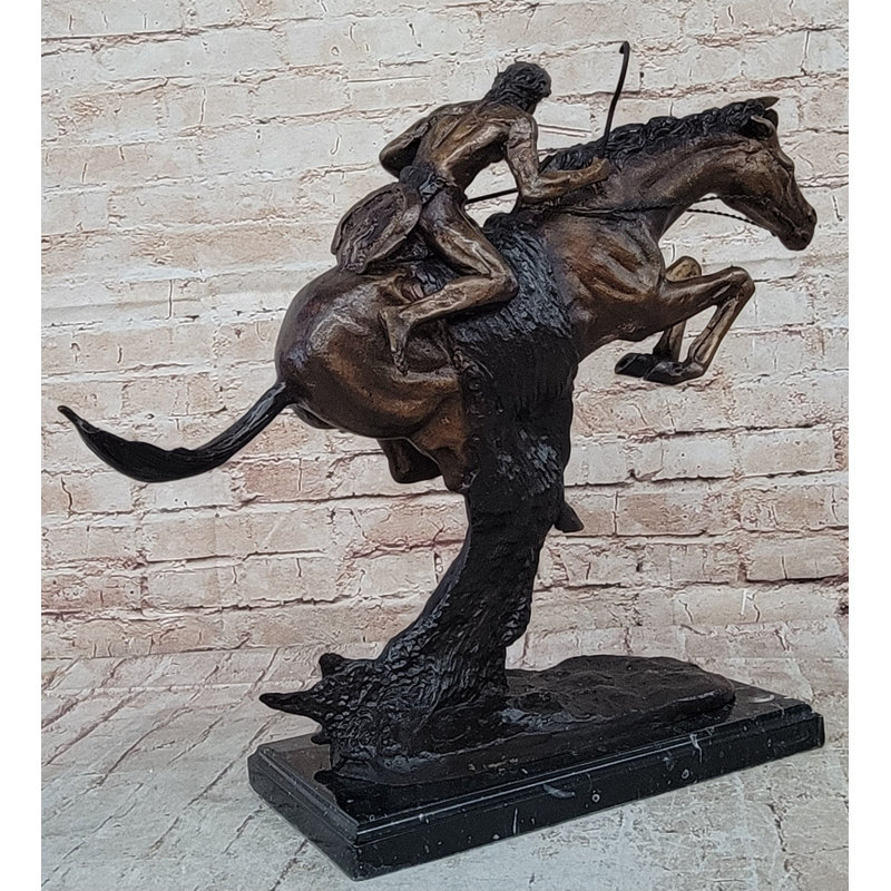 Figurines et sculptures Dolan