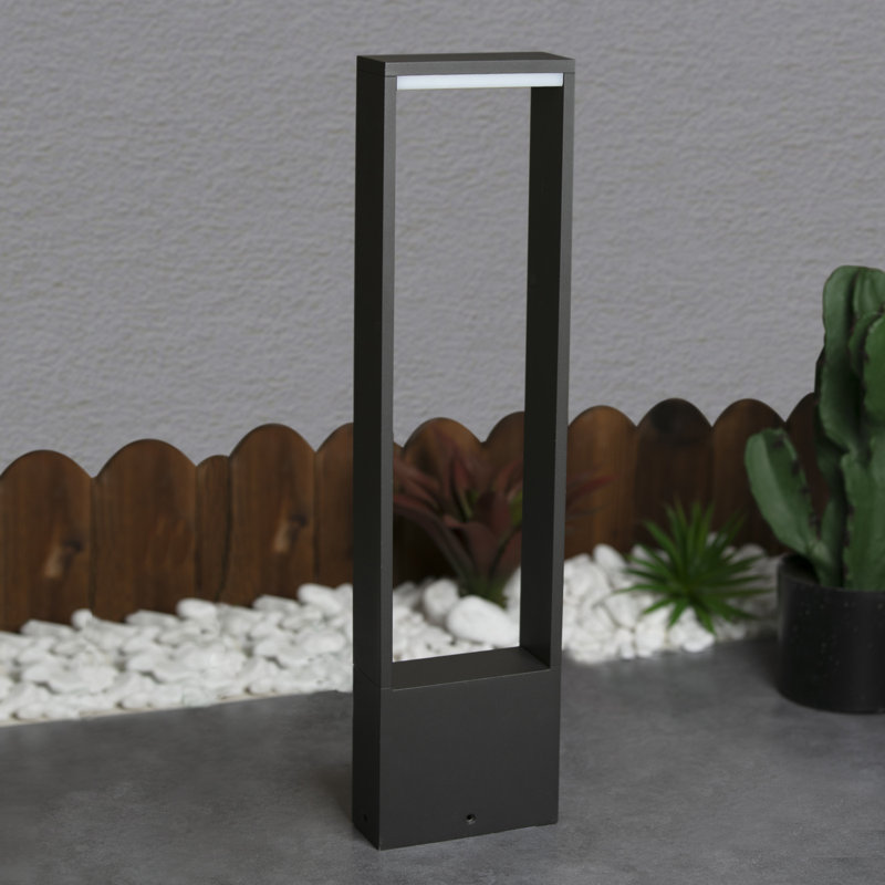 Éclairage de sentier moderne intégré en aluminium câblé à DEL de 25 à 33 pouces, Noir, H 33 po x l 10 po x P 2 po