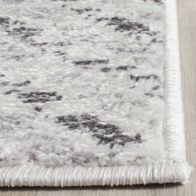 Tapis ivoire et gris anthracite à motif de chevrons Bethlyn, Rectangle 5 pi 1 po x 7 pi 6 po
