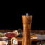 Salière et poivrière en bois