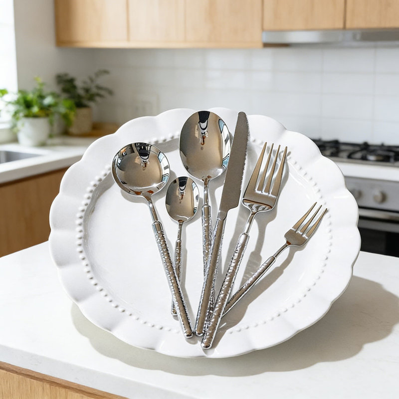 Ensemble de couverts 20 pièces en acier inoxydable avec finition martelée et poignée solide - couteau à steak, fourchette, cuillère et cuillère à dessert pour le restaurant et la maison