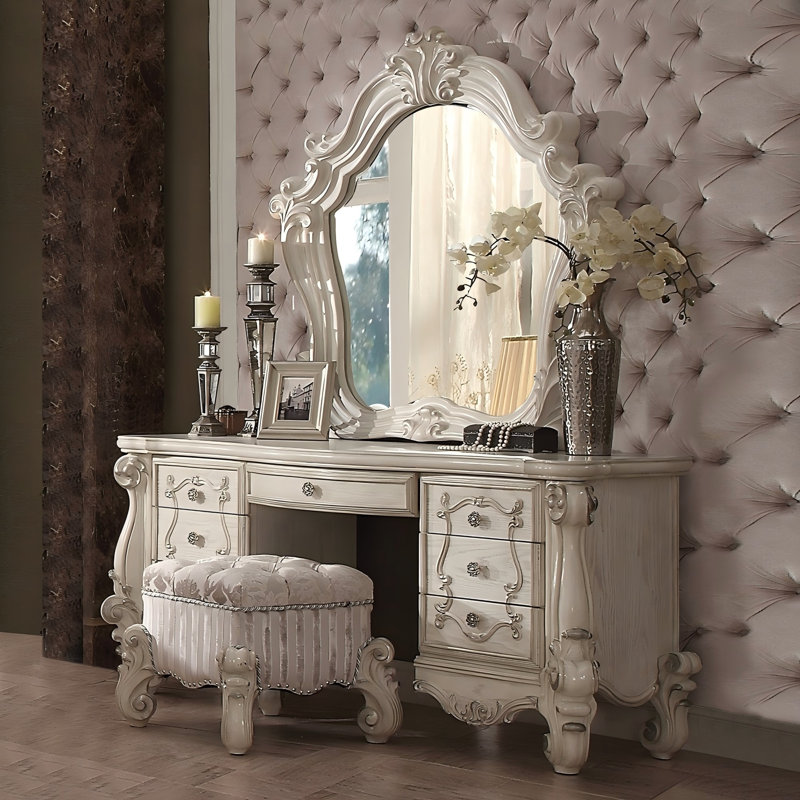 Commode en bois massif blanc os à sept tiroirs
