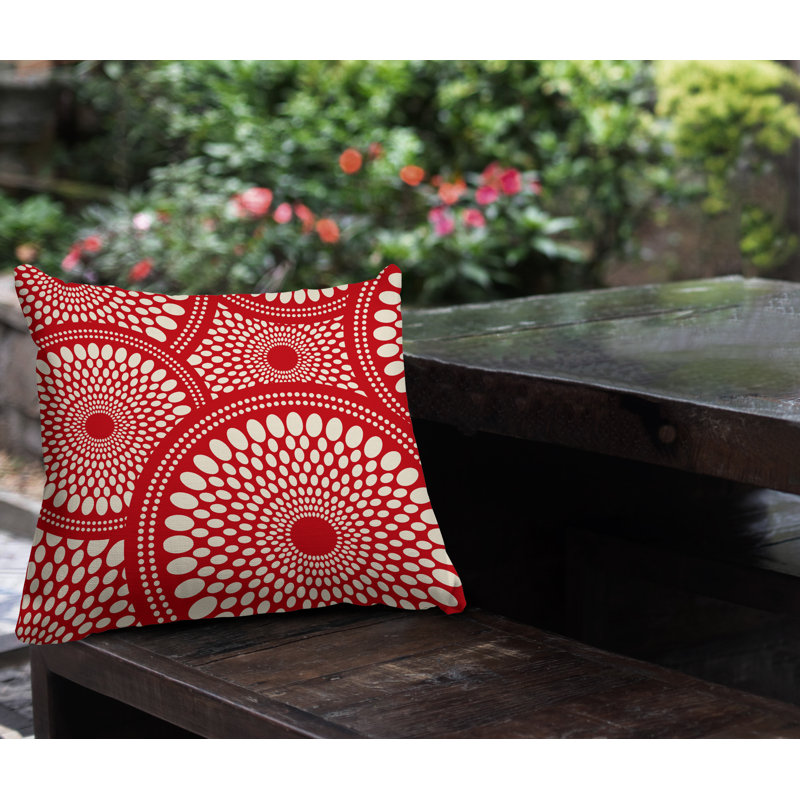 Coussin intérieur / extérieur Penn Tribal Abstract, Rouge, L 19 po x H 19 po