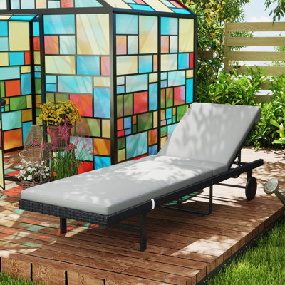 Chaise longue en rotin PE, dossier réglable à 5 niveaux, gris