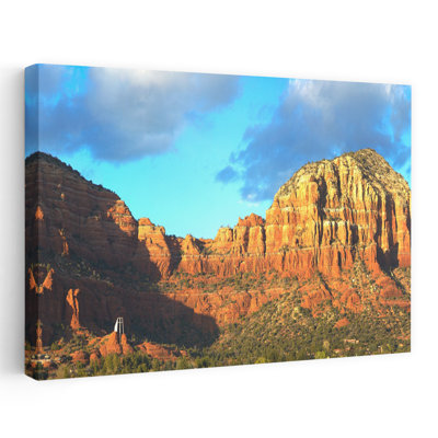 Chapel on Rock Formations, chapelle de la Sainte-Croix, Sedona, Arizona, États-Unis, architecture contemporaine abstraite, art du paysage