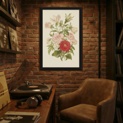 Arrangement floral de plantes et de fleurs avec des roses roses et rouges