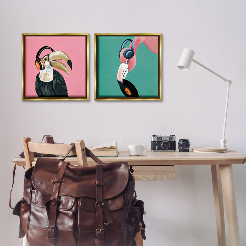 Toucan and Flamingo, Cadre flottant métallique doré, H 18 po x l 18 po