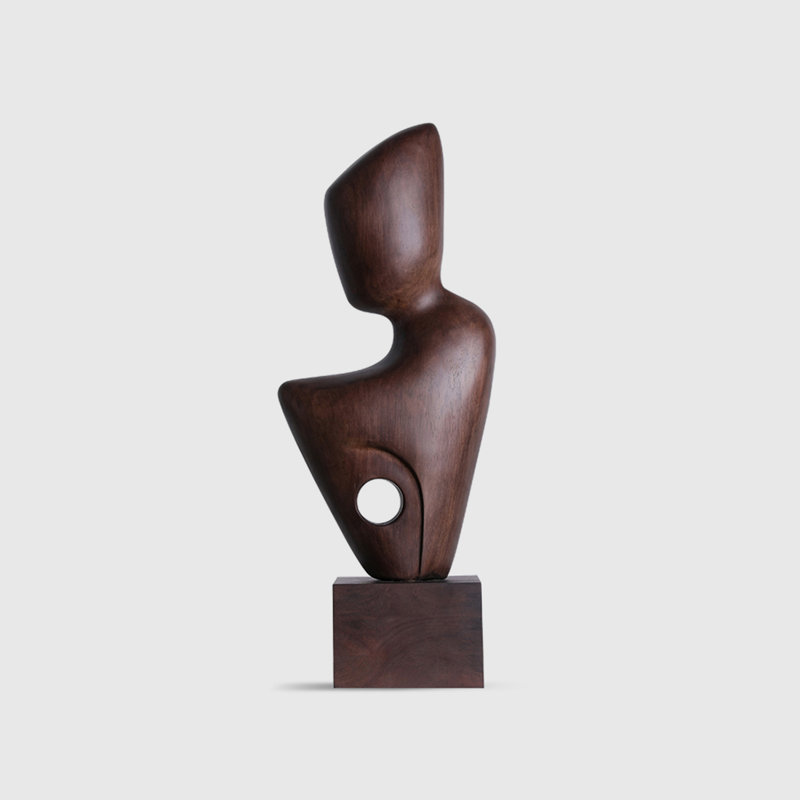 Ornements abstraits de sculpture sur bois
