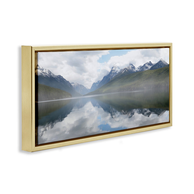 "Mountain Peak Reflections", art mural encadré par Lori Deiter, H 11 po x l 25 po, Cadre flottant métallique doré