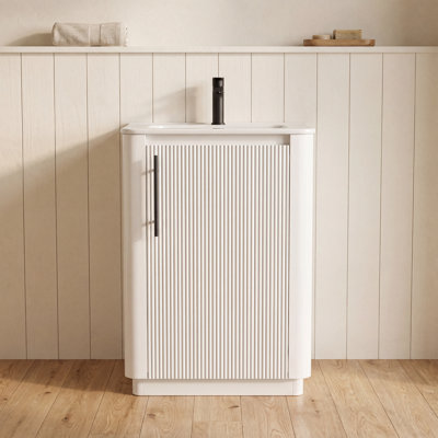 Meuble-lavabo autoportant de 24 pouces avec lavabo en céramique, portes cannelées et coins arrondis