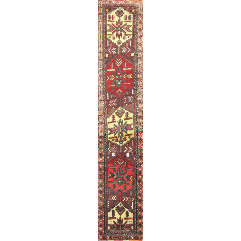 Tapis de couloir unique en laine noué à la main de style années 1960 de 2 pi 8 po x 14 pi 8 po en rouge foncé / jaune / gris