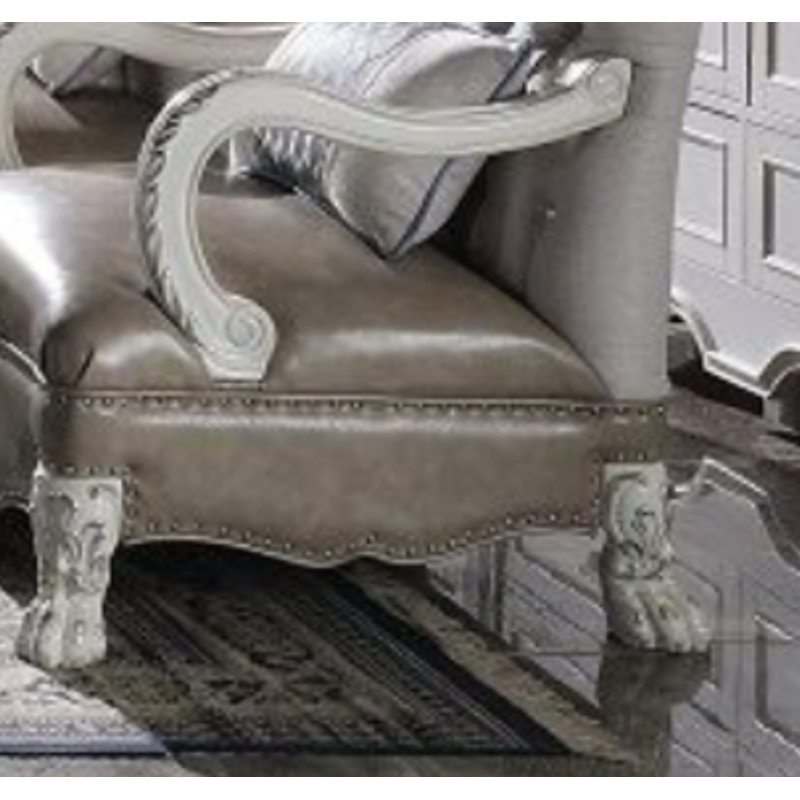 Fauteuil capitonné large de 34 po Luyn
