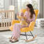 Chaise berçante rembourrée à haut dossier avec pieds en bois massif Teddy-700272004