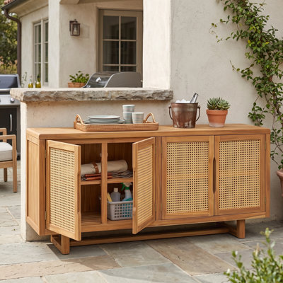 Armoire de rangement Adair Mid-Century moderne en bois d'acacia avec portes en osier de polyéthylène pour patio et jardin