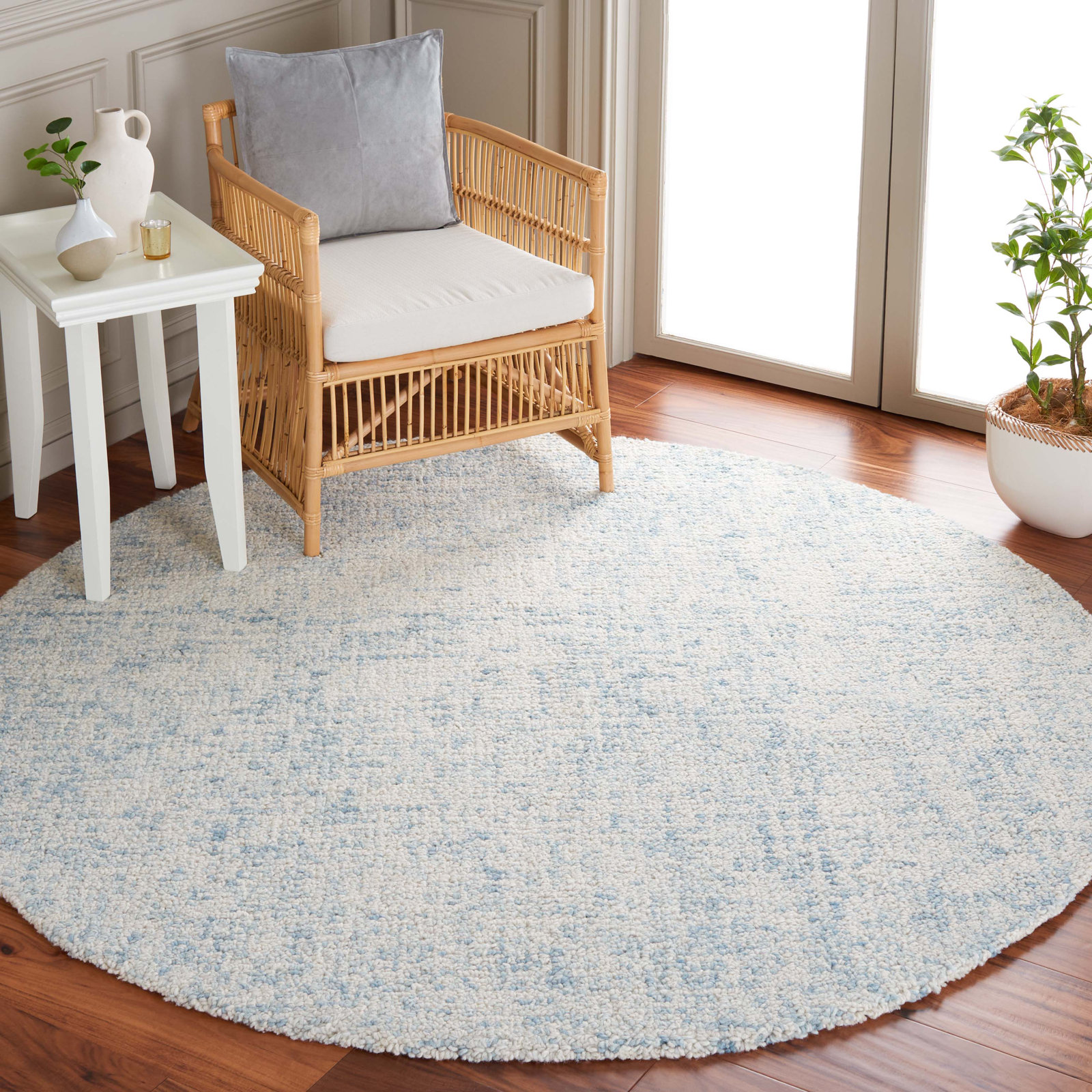 Fredi Light Blue Ivory Hand-Woven Abstract Rug, Round 3'